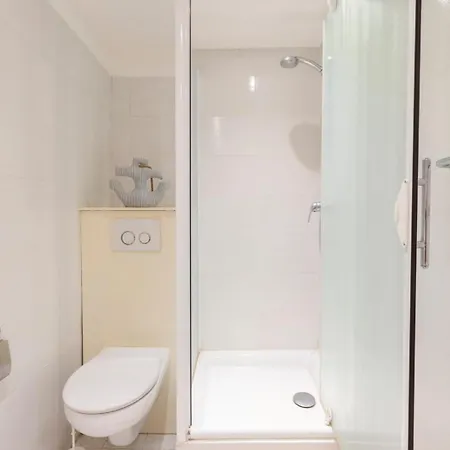 別荘 Authentic Townhouse Steps From The & Market アンティーブ