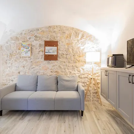 Сasa de vacaciones Authentic Townhouse Steps From The & Market Antibes