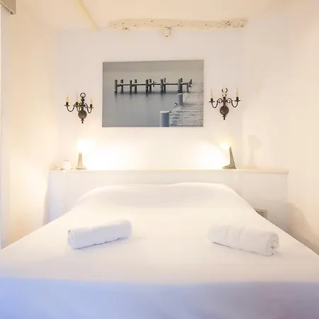 Сasa de vacaciones Authentic Townhouse Steps From The & Market *