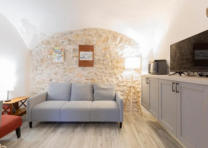 Сasa de vacaciones Authentic Townhouse Steps From The & Market Antibes