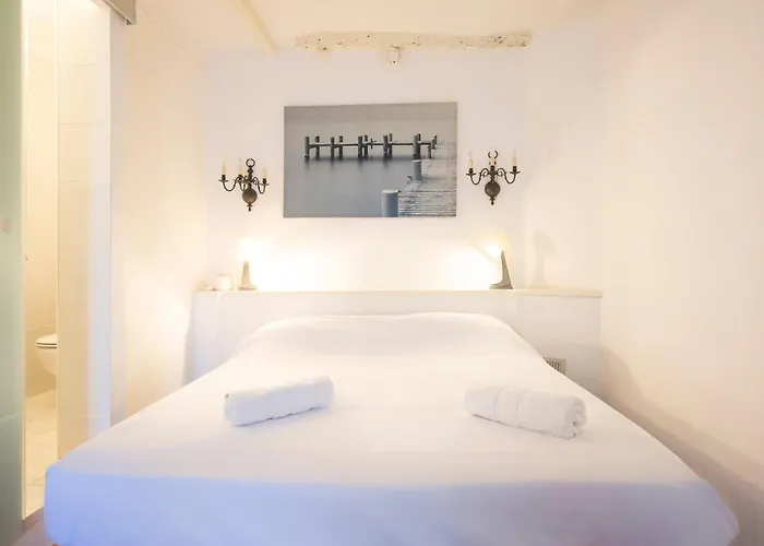 Сasa de vacaciones Authentic Townhouse Steps From The & Market *