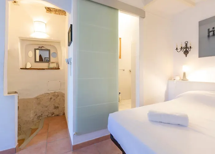 Tatil Evi Authentic Townhouse Steps From The & Market