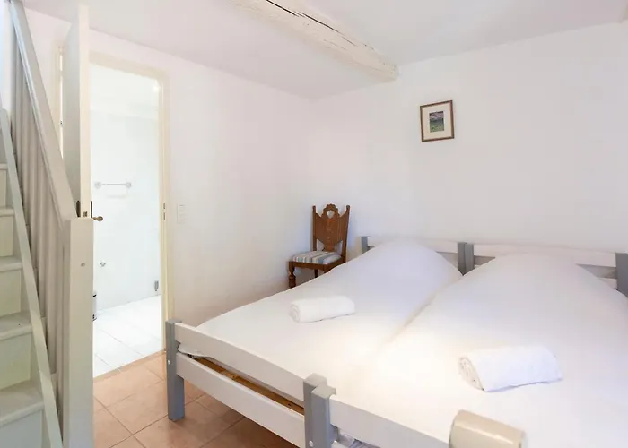 Сasa de vacaciones Authentic Townhouse Steps From The & Market *