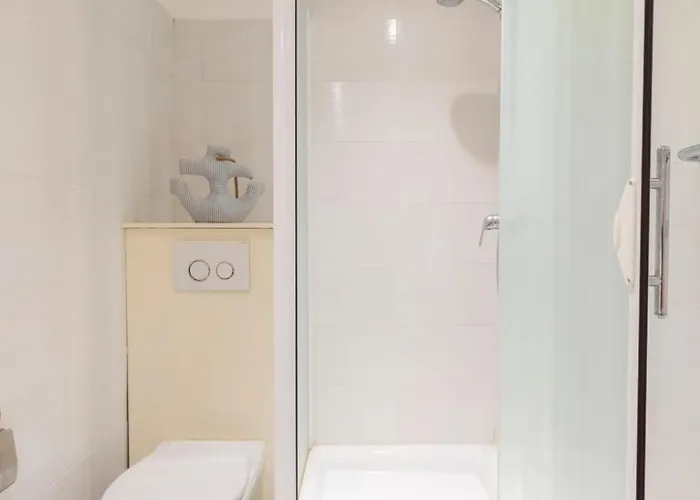 Сasa de vacaciones Authentic Townhouse Steps From The & Market Antibes