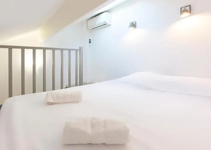 Tatil Evi Authentic Townhouse Steps From The & Market