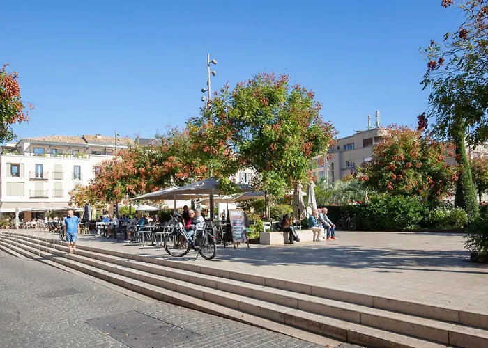 Tatil Evi Authentic Townhouse Steps From The & Market Antibes